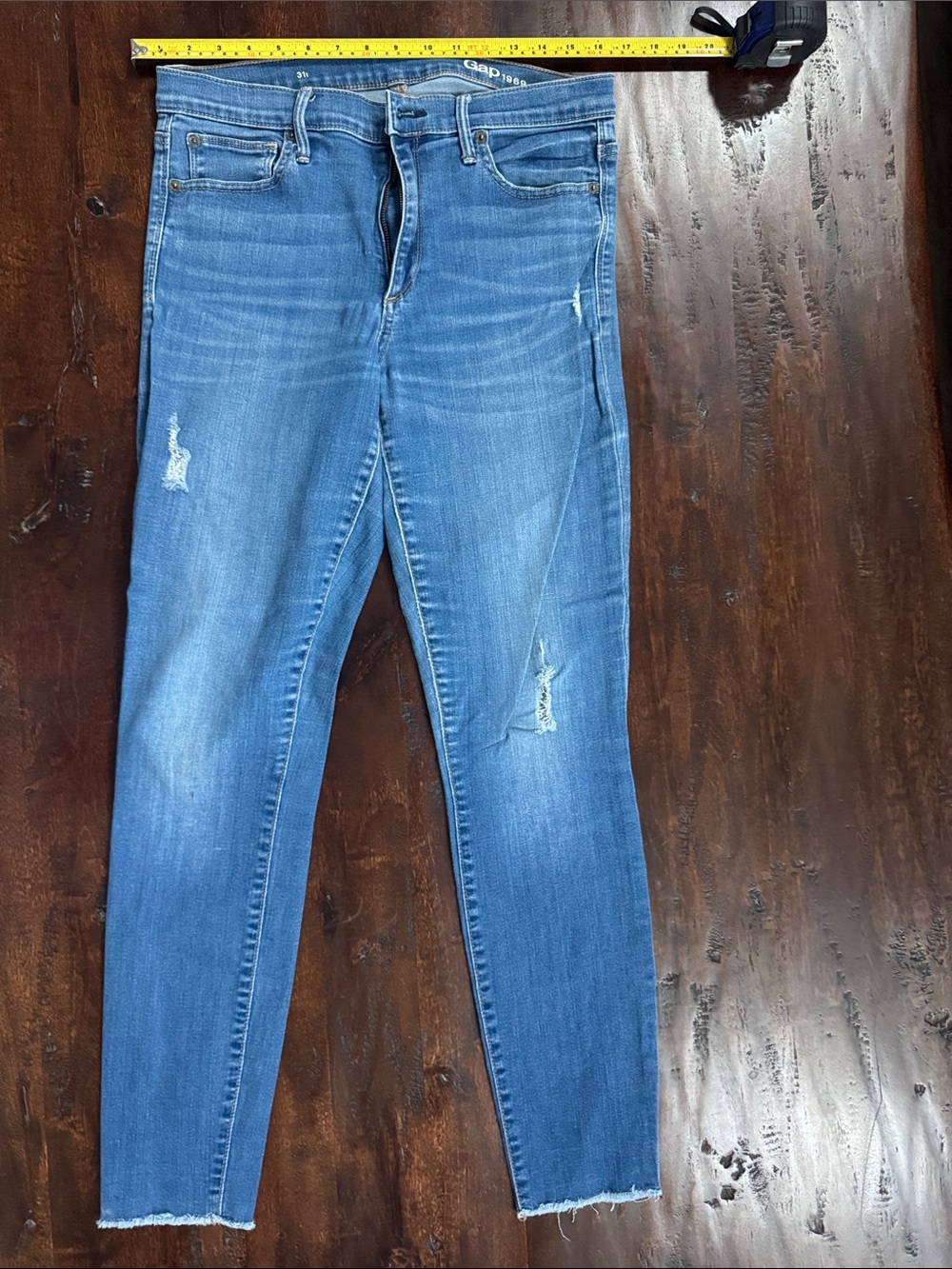 GAP Women's Skinny Jeans in Medium Blue with Distressed Details.  Size 31 Tall